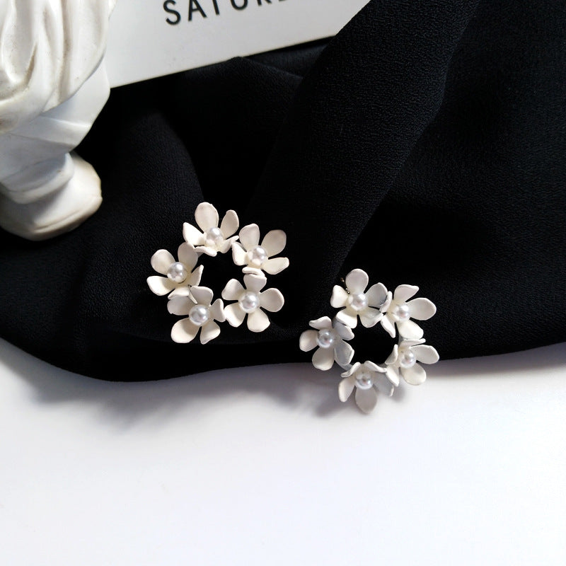 Sweet White Flower Pearl Earrings Temperament Lady