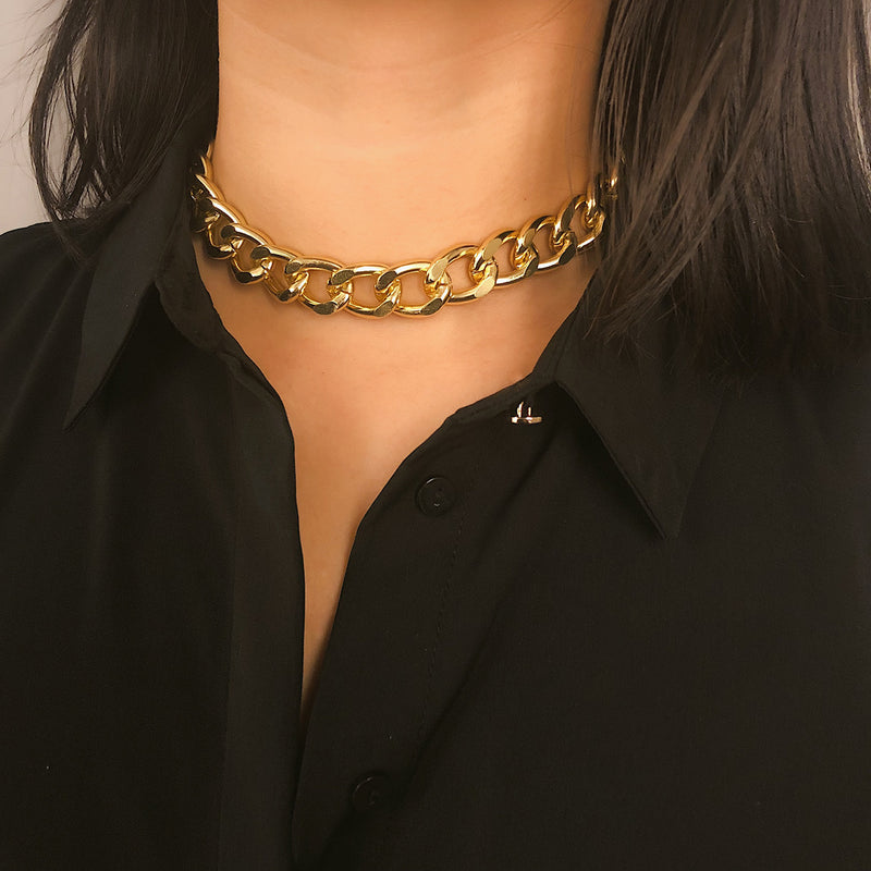 Individual metal chain necklace