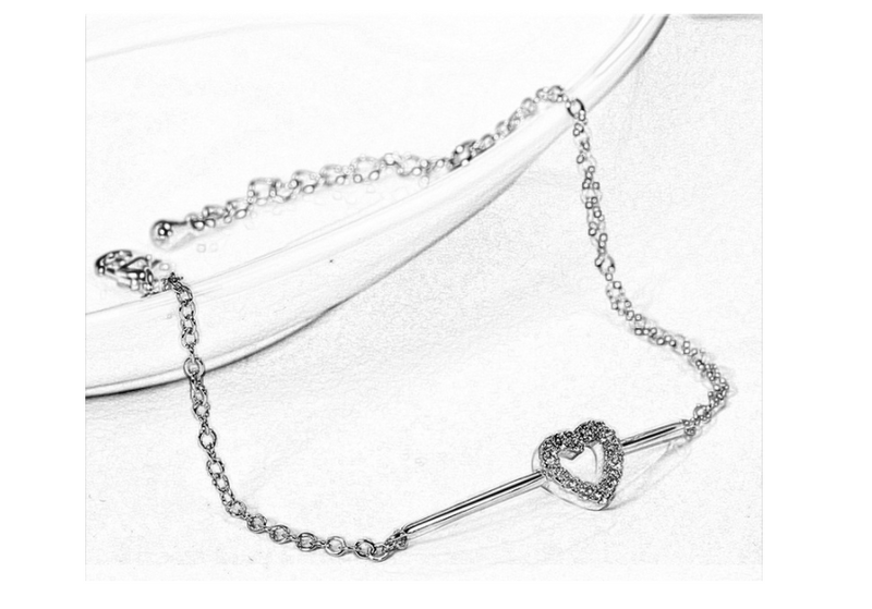 Simple Ladies Fashion Hollow Heart Shaped Crystal Bracelet