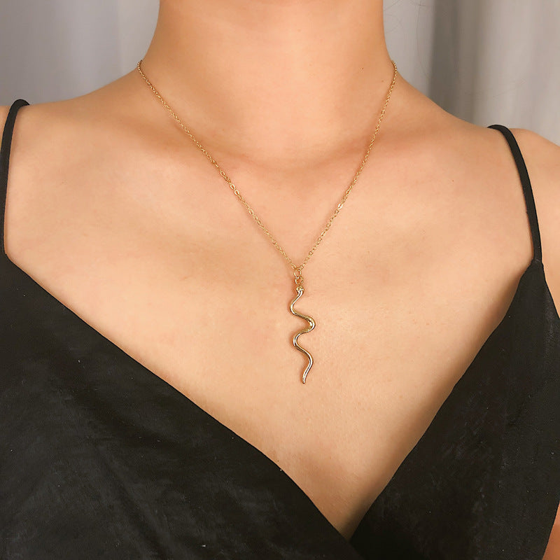 Individual serpentine curved line geometric necklace