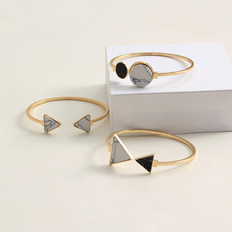 Triangle round turquoise bracelet