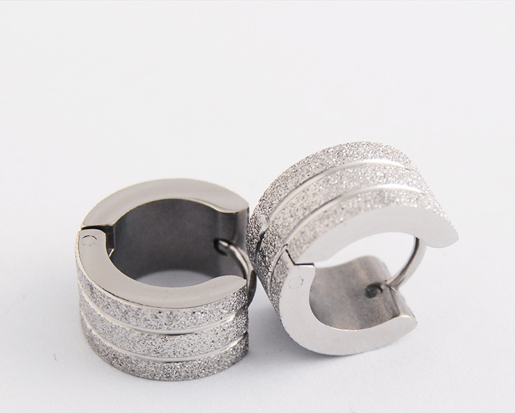 Stainless steel cutting line gold wide version earrings wholesale sandblasting sandblasting earrings titanium steel men and women earrings