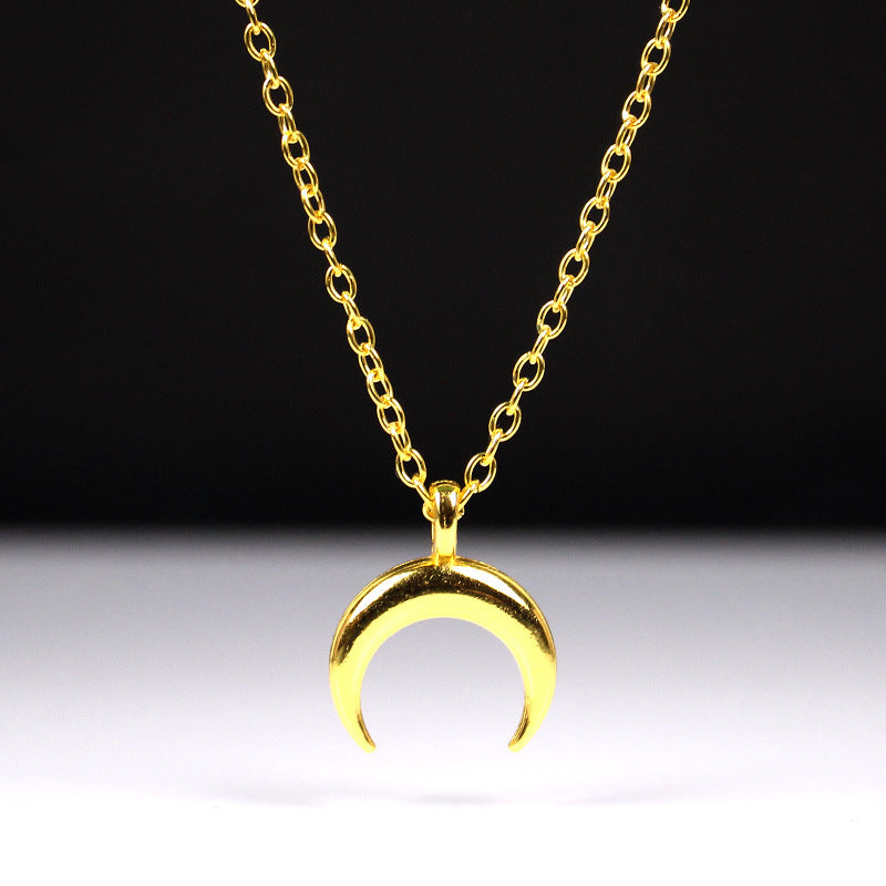 Female Clavicle Chain Environmentally Friendly Electroplating Crescent Pendant Necklace