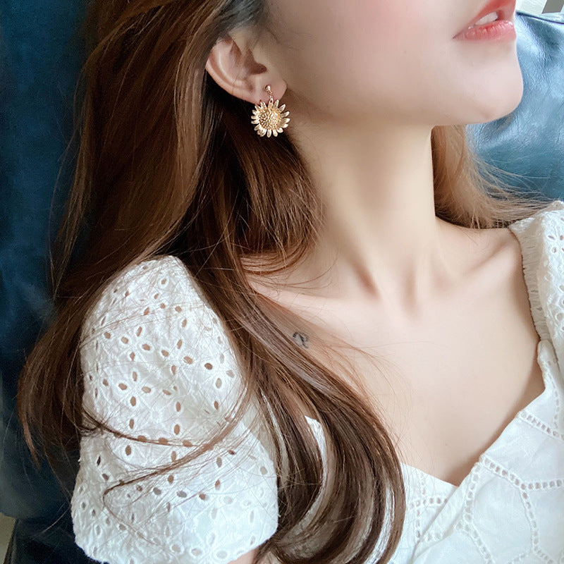 Cute Little Daisy Ear Clip New Earrings