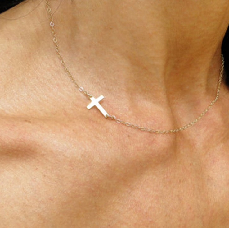 Alloy cross necklace