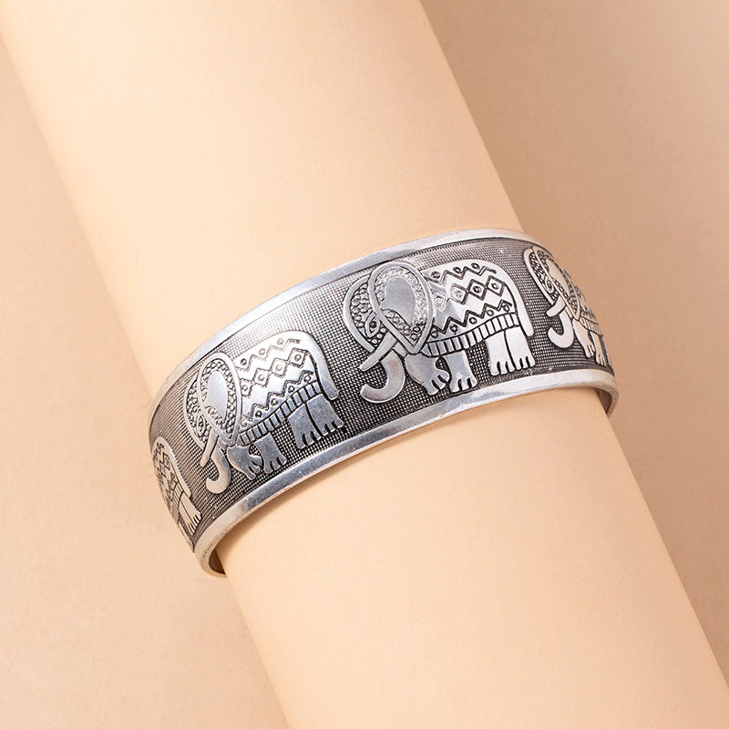 Vintage Thai Silver Elephant Cuff Bracelet Bangle