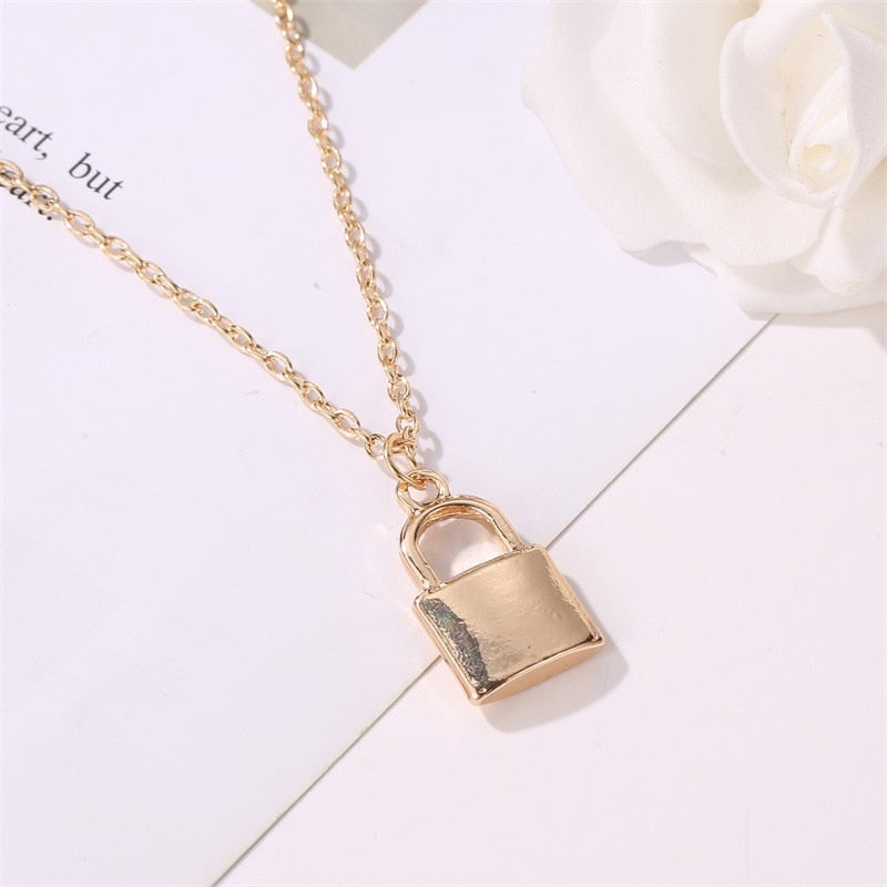 Fashion metal solid lock personality necklace