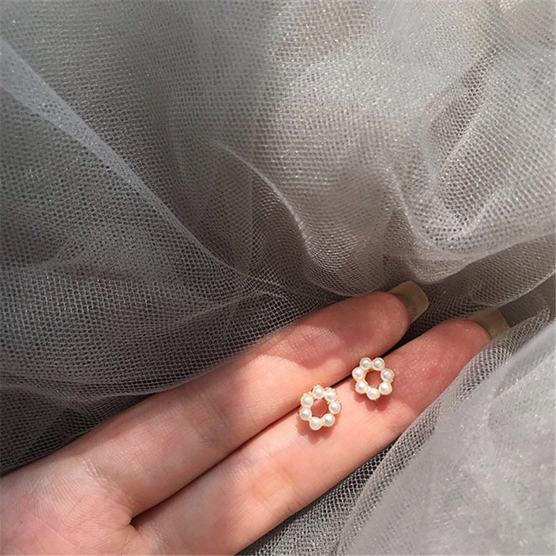 Mini Pearl Geometric Circle Stud Earrings Cold Wind Earrings