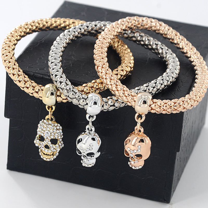 Women's diamond pendant bracelet