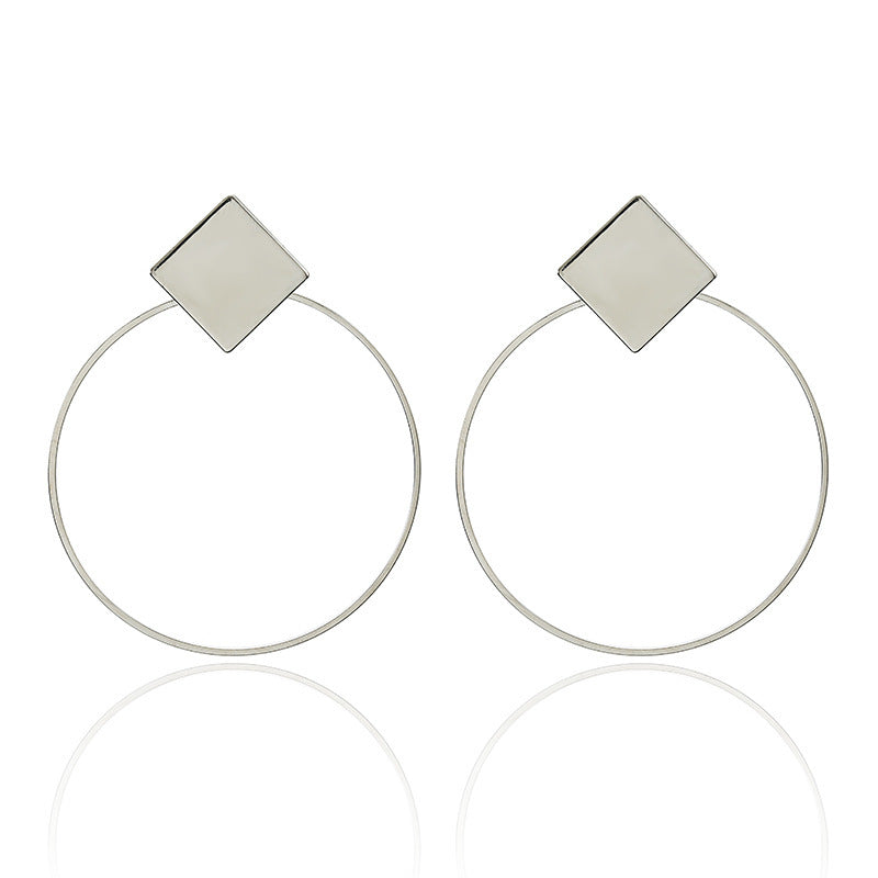 Geometric metal round earrings