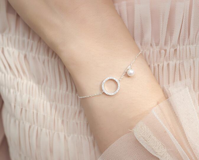 Circle geometric mother-of-pearl bracelet