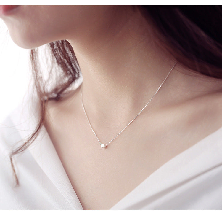 Brushed square clavicle necklace pendant