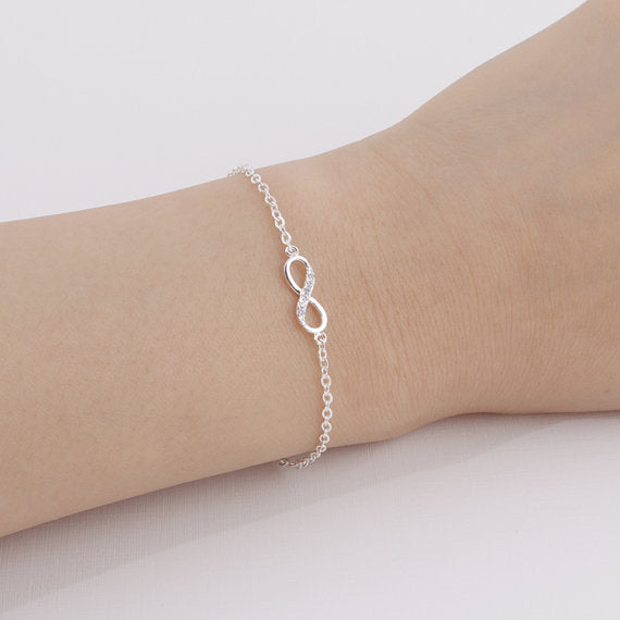 Eight point diamond collar clavicle chain bracelet