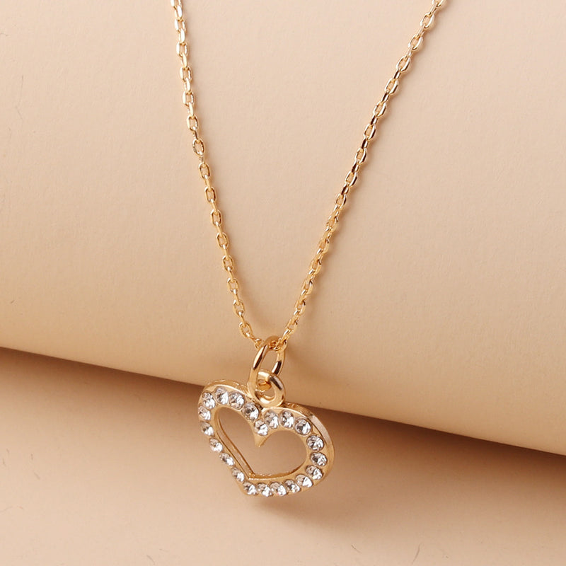 Beautiful Heart-Shaped Pendant Necklace Love Clavicle Chain