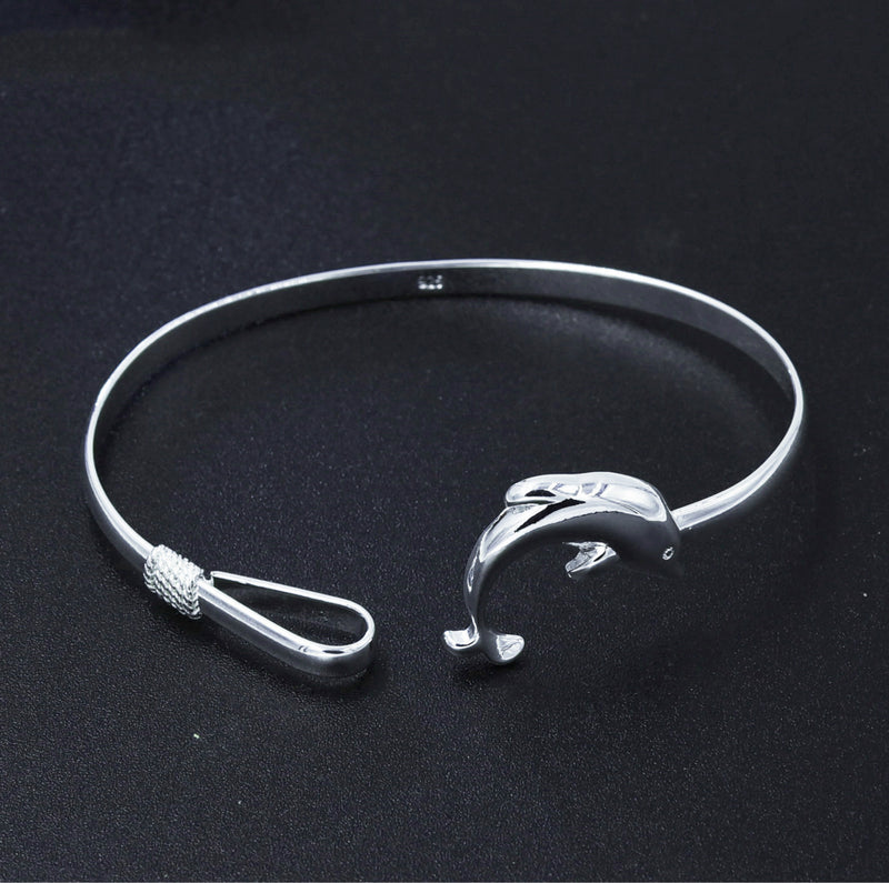 Personalized Accessories Silver Single-Line Dolphin Bracelet