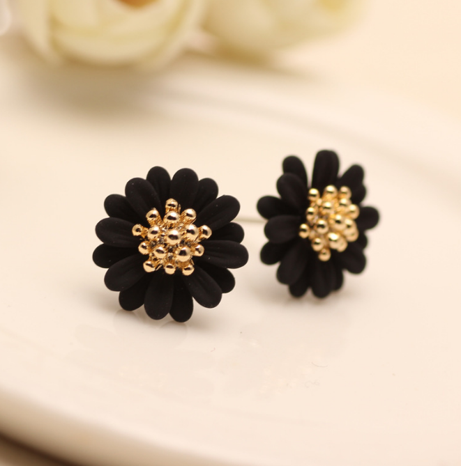 Creative small daisy flower earrings South Korea imported earrings