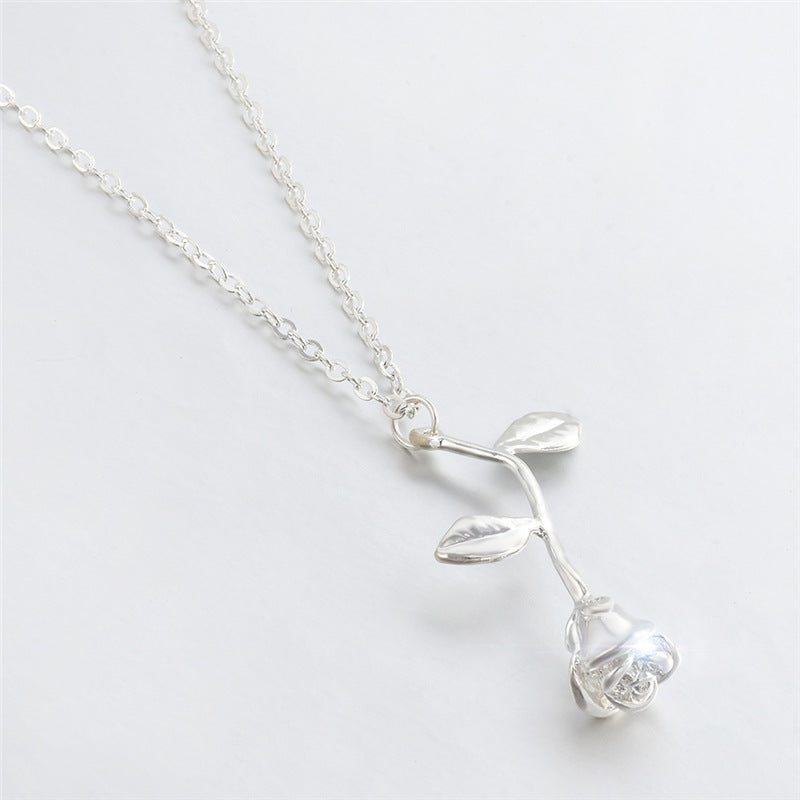 Three-color Rose Pendant Necklace