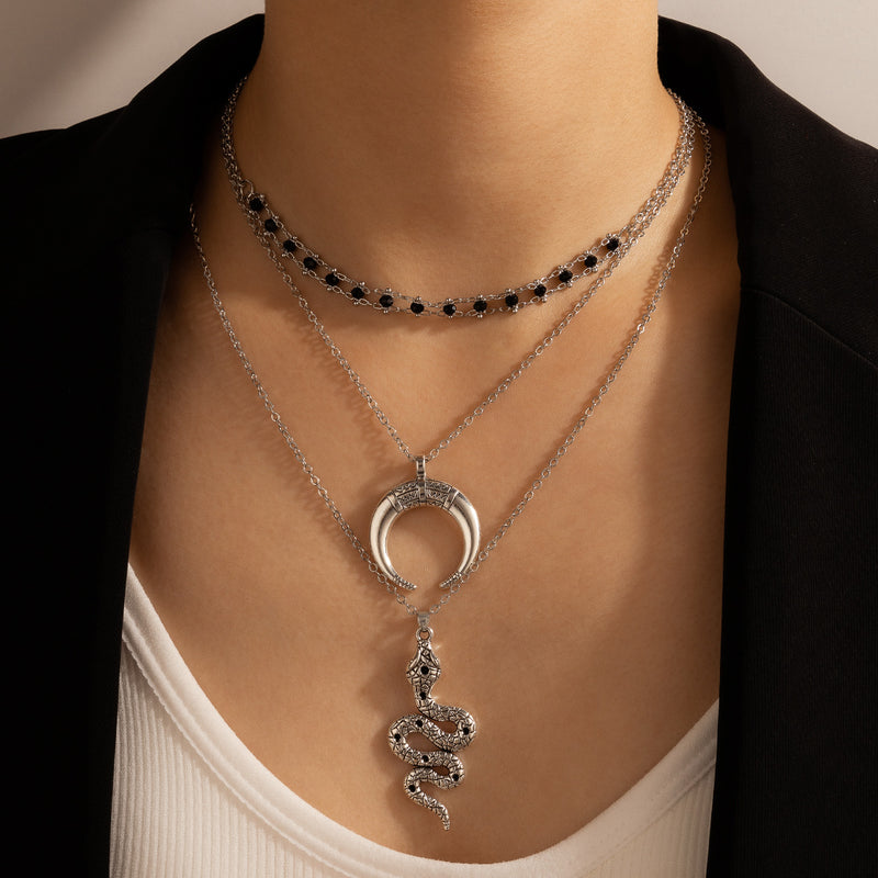 Personalized Fashion Moon Snake Shape Black Horn Pendant Necklace