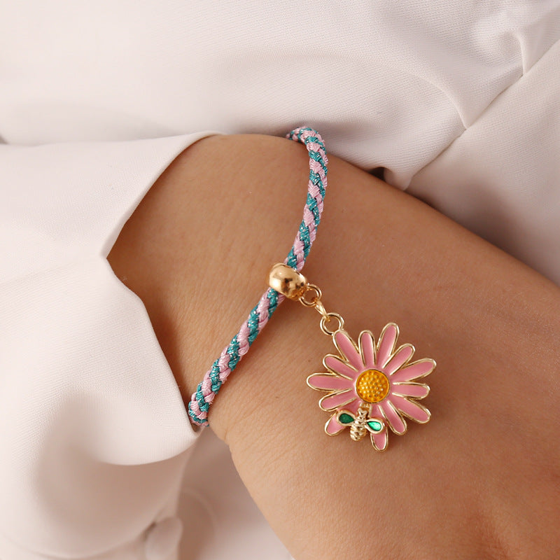 Personality Creative Twist Rope Bracelet with Small Daisy and Bee Pendant