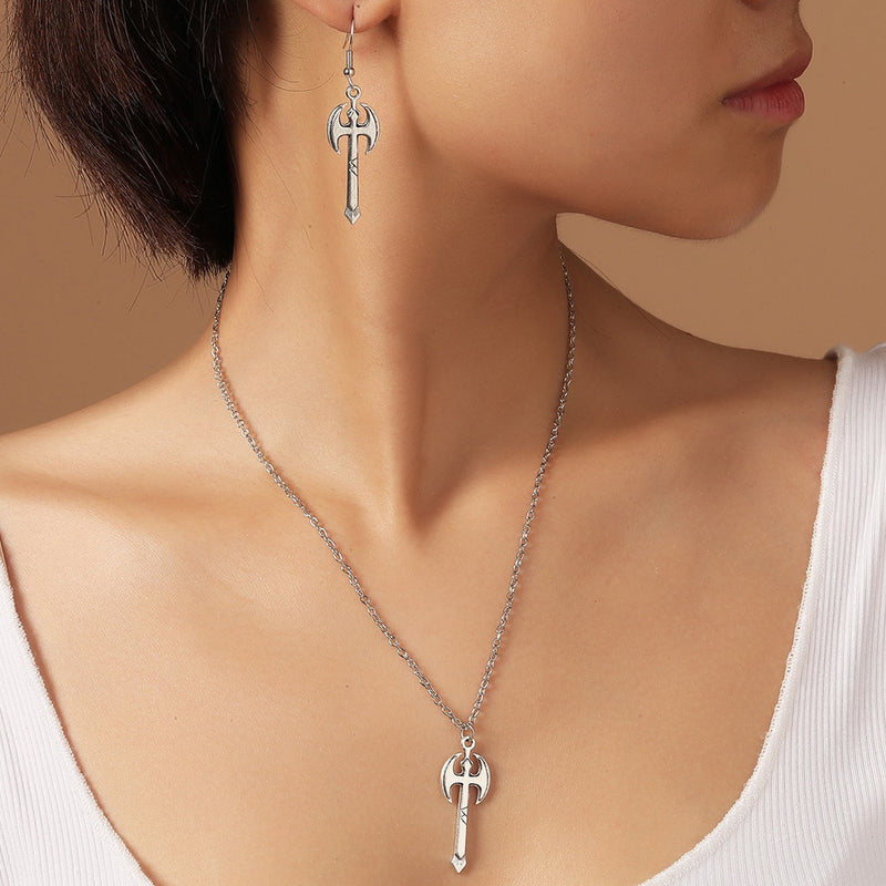 Retro Domineering Metal Axe Clavicle Chain Men And Women