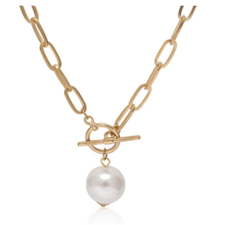 Large imitation pearl pendant in Gothic style