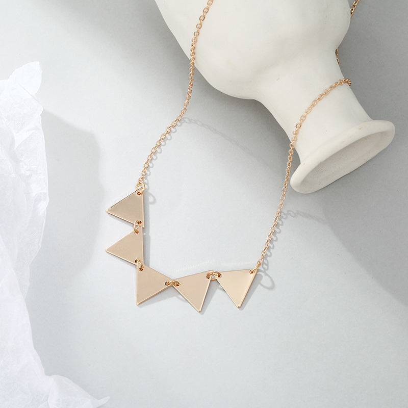 New Fashion Simple Geometric Mosaic Triangle Pendant Short Clavicle Chain Necklace Women