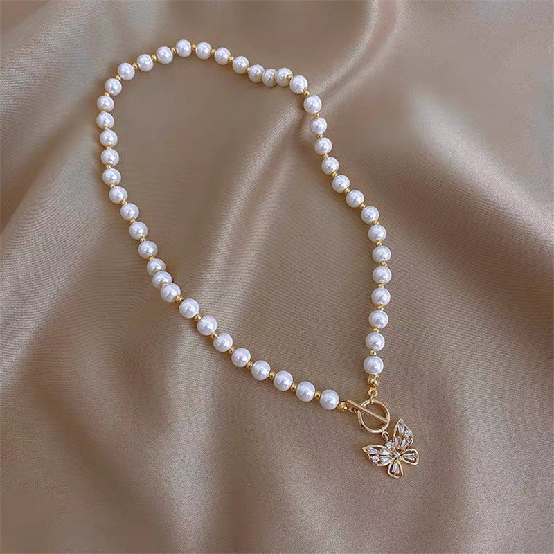 Frosty Wind Pearl Butterfly Clavicle Chain