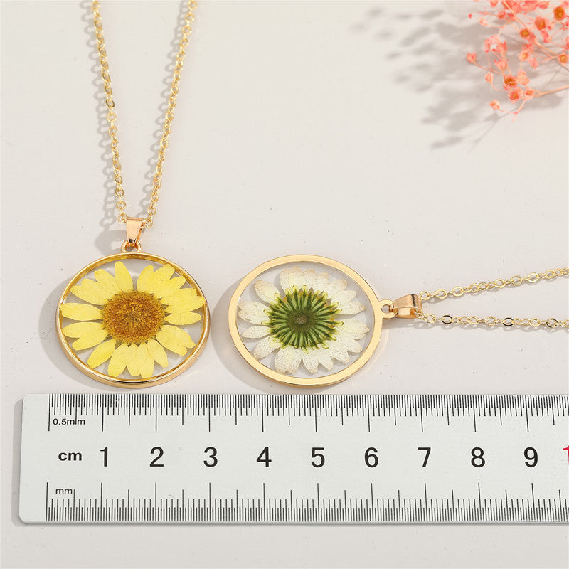 Retro Simple Daisy Sunflower Pendant Dried Flower Resin Necklace