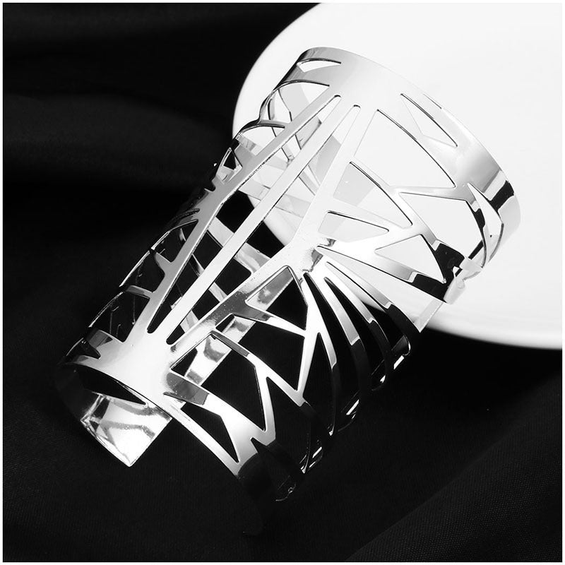 Geometric bracelet with metal opening and wide face
