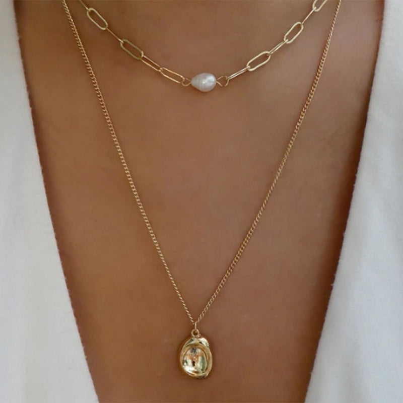 Elegant pearl pendant multi-layer creative texture clavicle chain