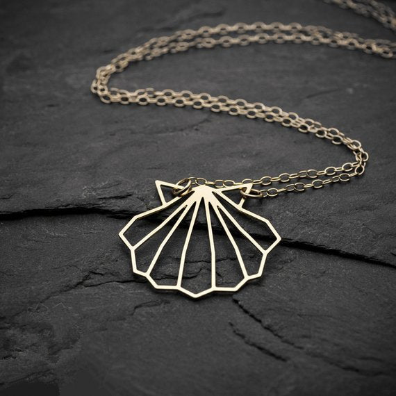 Shell hollow necklace