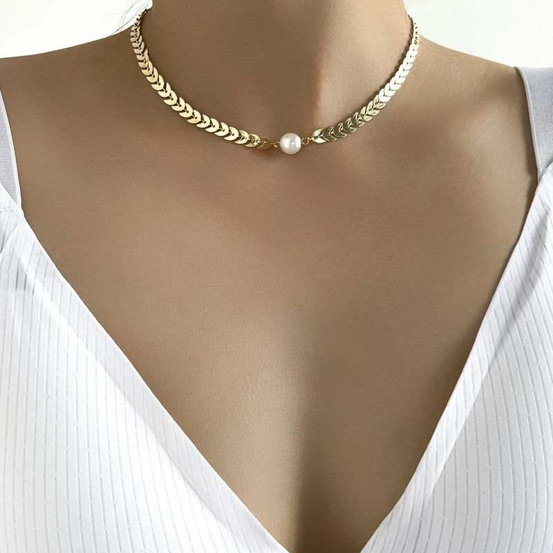 Women's Fashion Pearl Chain Collarbone Chain