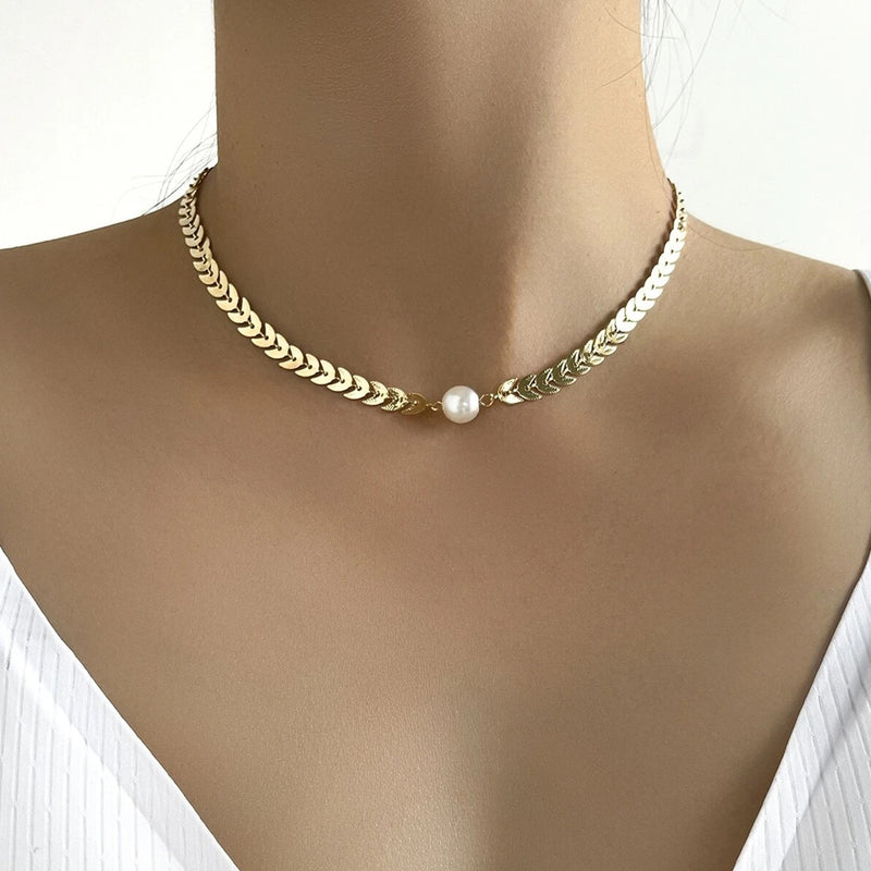 Women's Fashion Pearl Chain Collarbone Chain