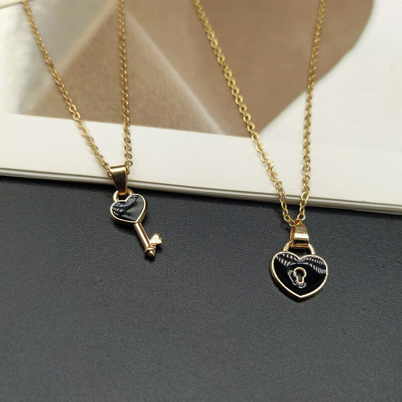 Simple And Stylish Small Key Lock Love Pendant Golden Clavicle Chain