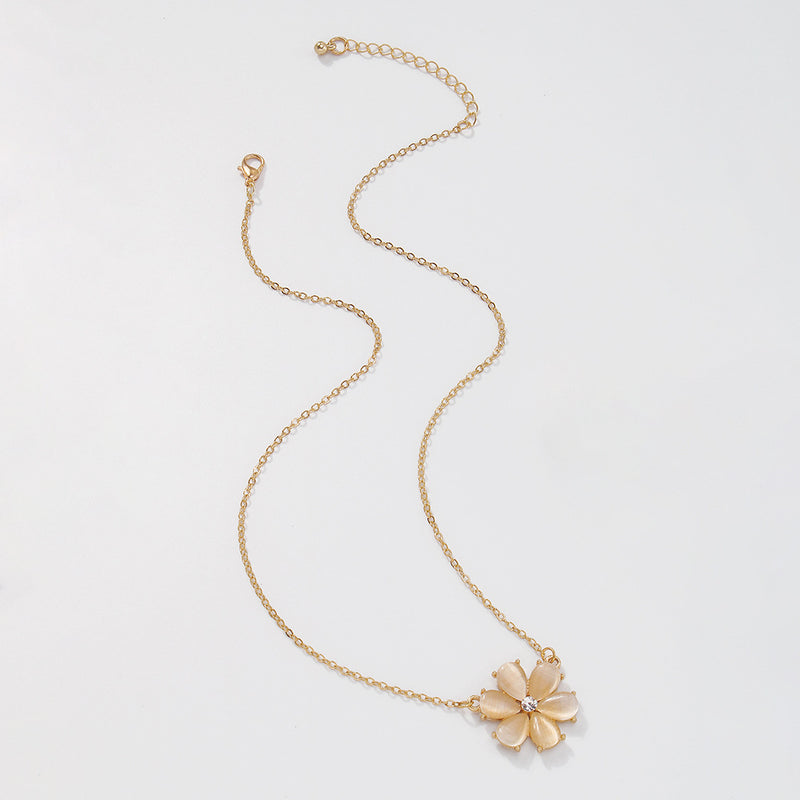 Girly Heart Simple Necklace Geometric Flower Retro Pendant Clavicle Chain