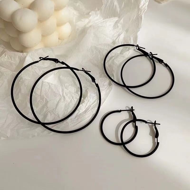 Simple Personality Vintage Black Frosted Earrings