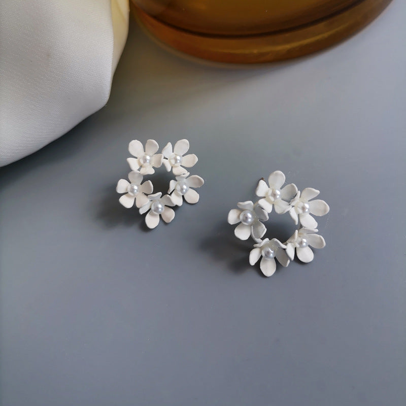 Sweet White Flower Pearl Earrings Temperament Lady