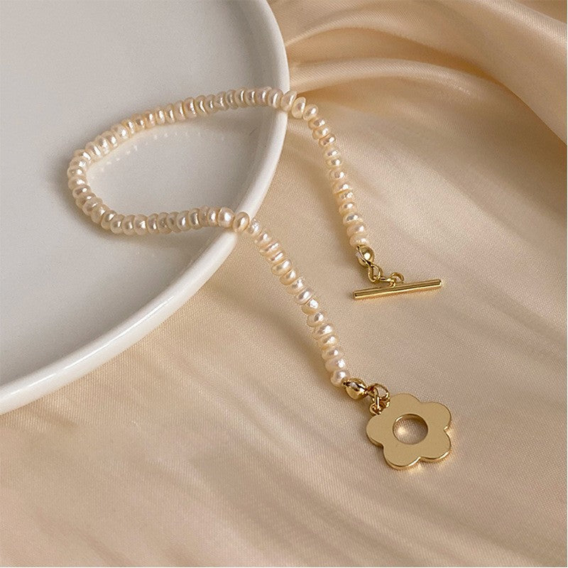 Floral Buckle Pearl Necklace Clavicle Chain