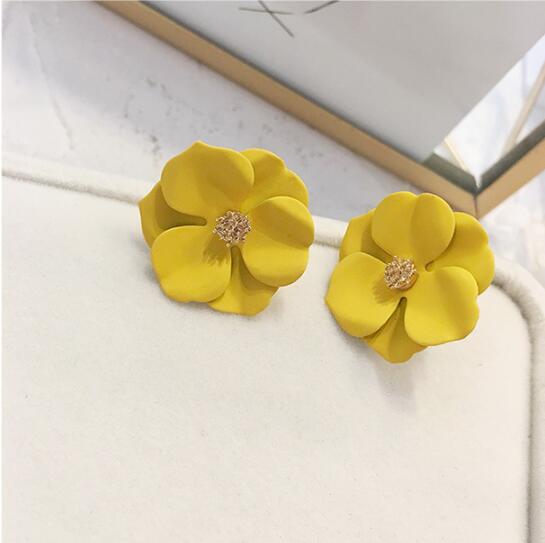 Color Flower Feminine Gentle Pearl Stud Earrings