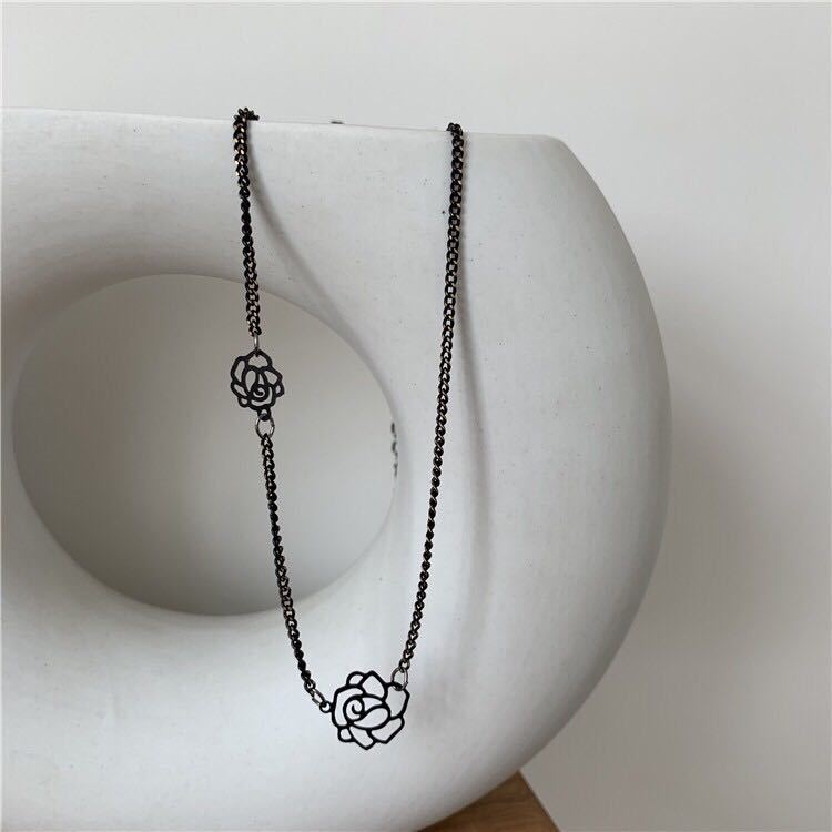 Diablo Niche Collar Rose Flower Necklace Titanium Steel Necklace