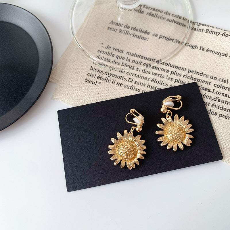 Cute Little Daisy Ear Clip New Earrings