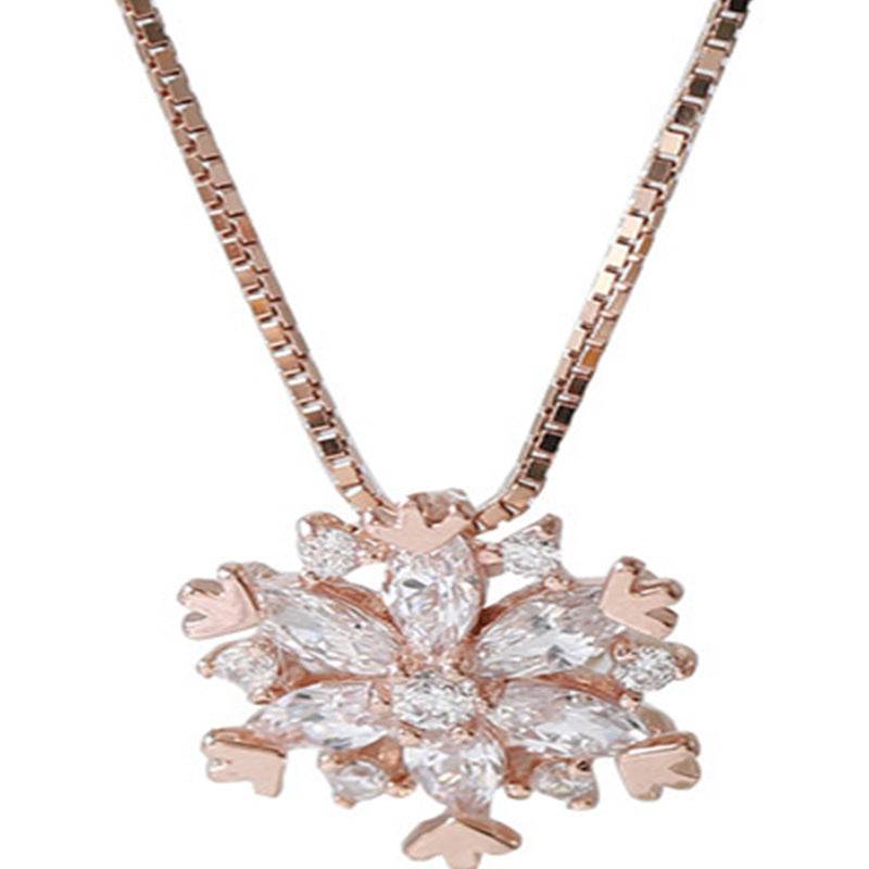 Fashion Flash Diamond Snowflake Pendant Necklace Niche Design Sense