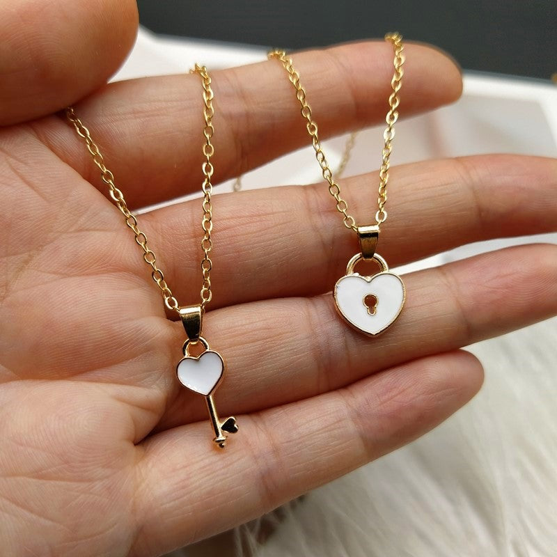 Simple And Stylish Small Key Lock Love Pendant Golden Clavicle Chain