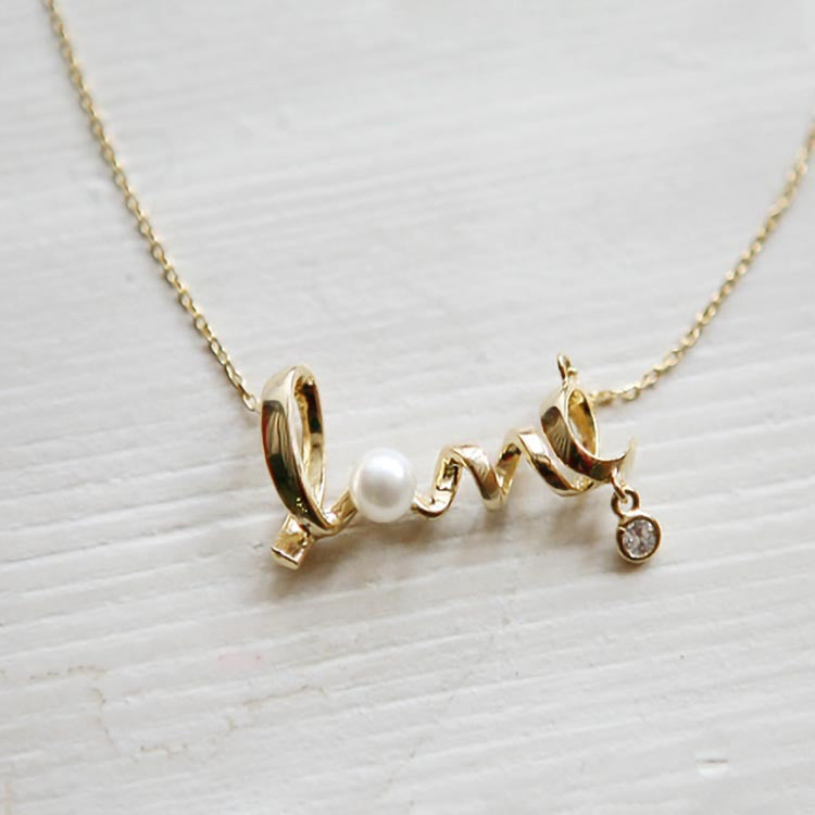 Fashionable Temperament Pearl Pendant Letter Love