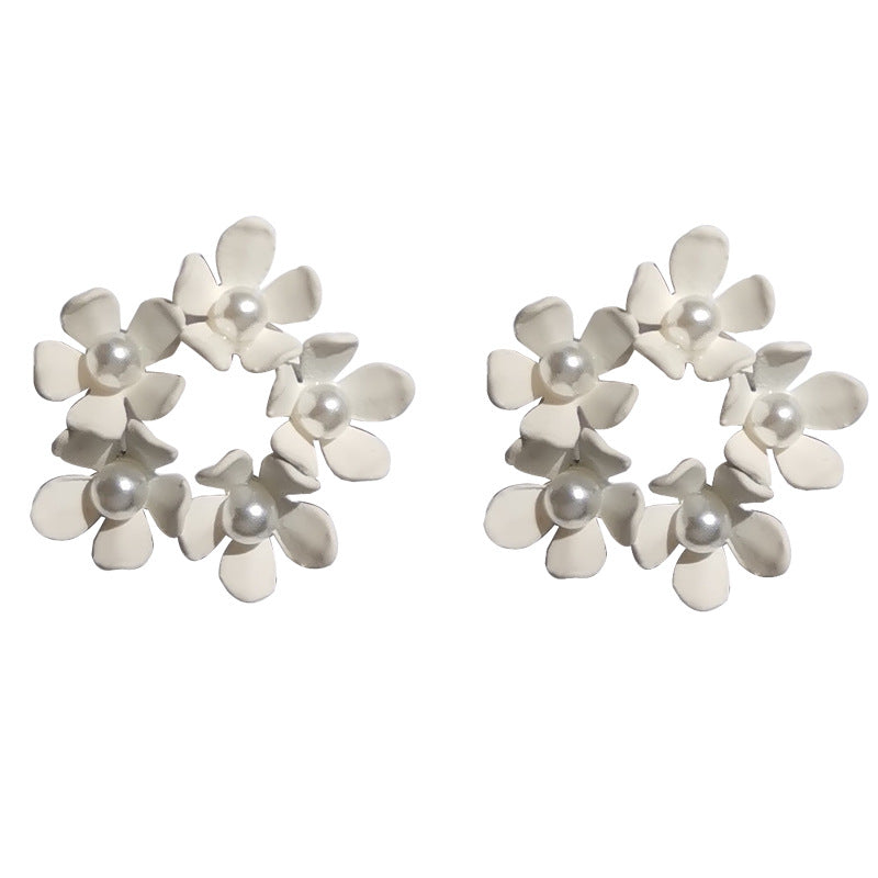 Sweet White Flower Pearl Earrings Temperament Lady