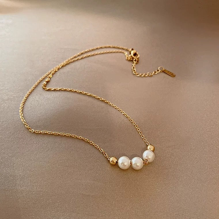 Women's Trendy New Three Pearl Necklace