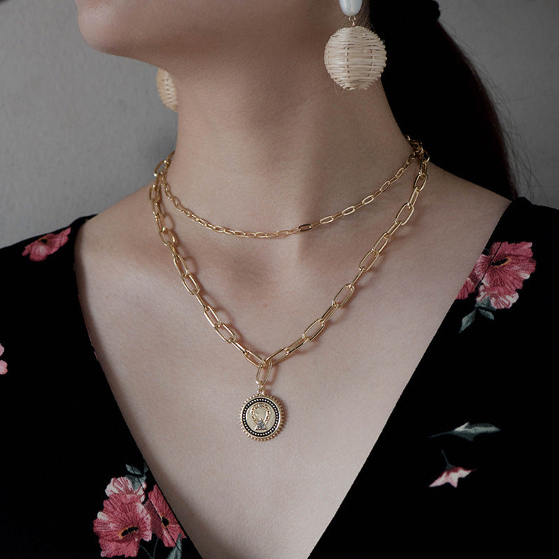 Queen Gold Coin Pendant Fashion Clavicle Chain