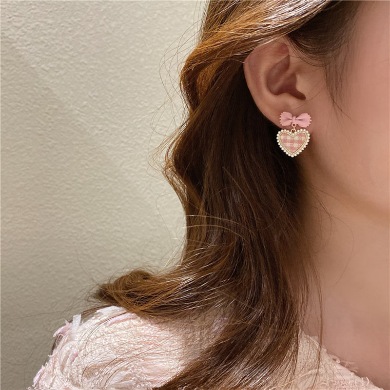 Temperament Niche Peach Heart Earrings Japanese And Korean Style