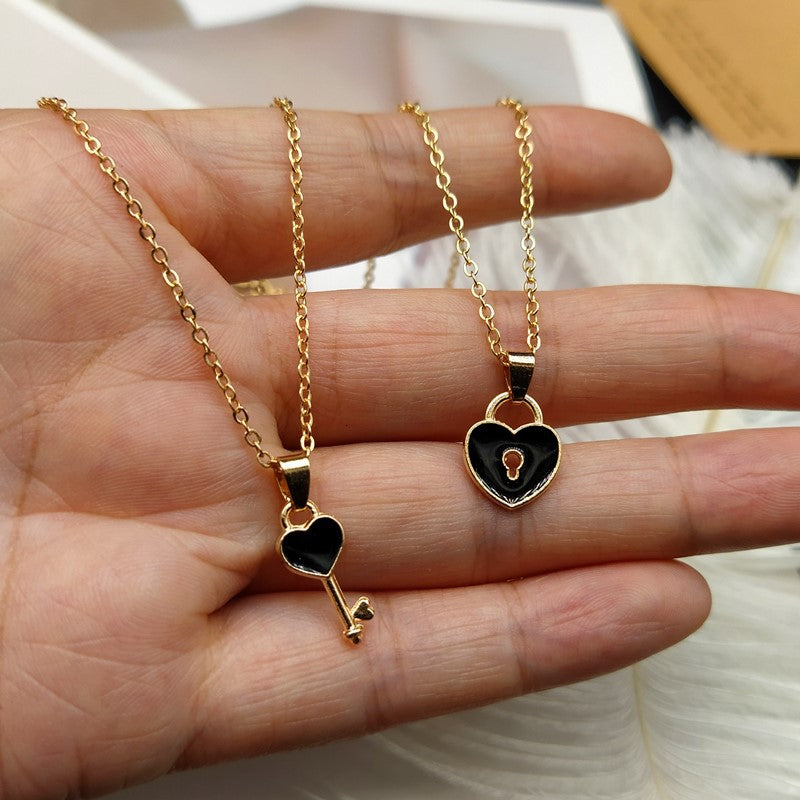 Simple And Stylish Small Key Lock Love Pendant Golden Clavicle Chain