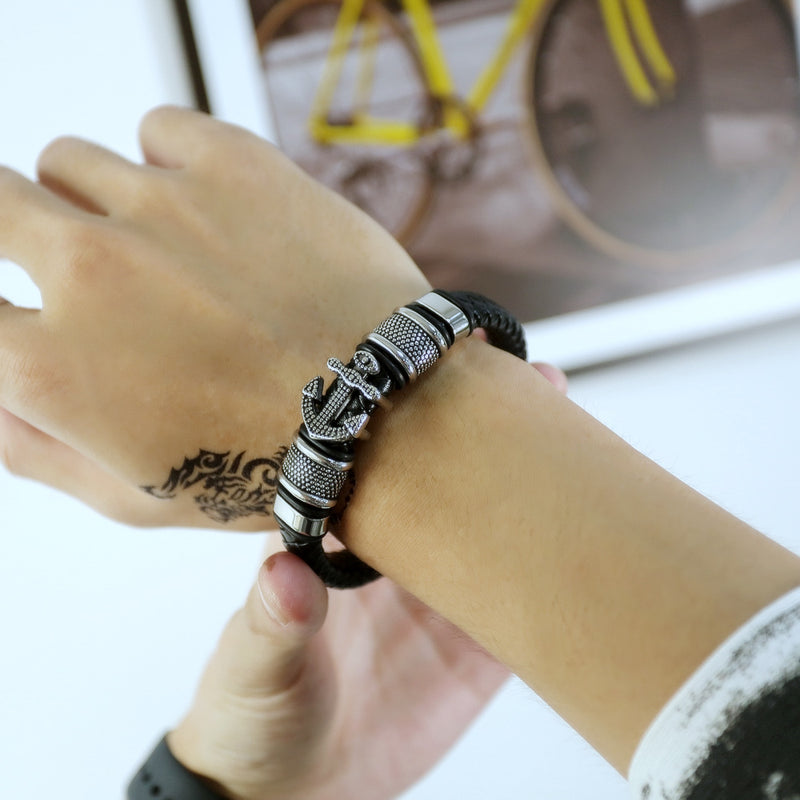 New Retro Woven Leather Bracelet In Europe And America